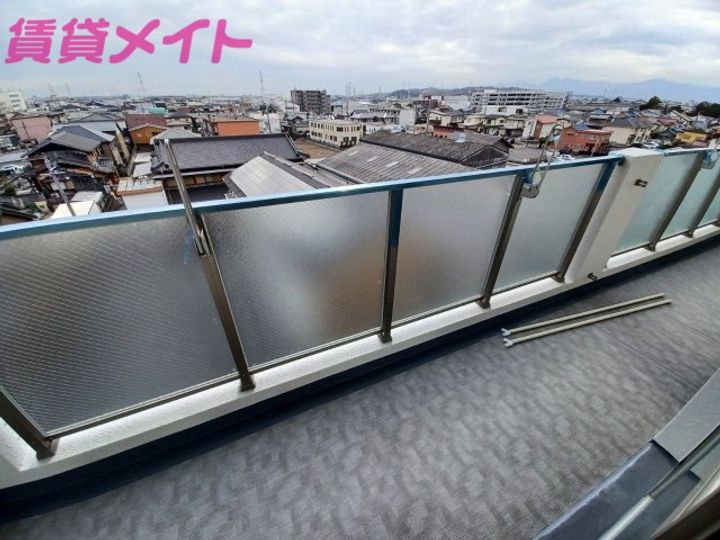 メゾンモンマルトル江場の内装