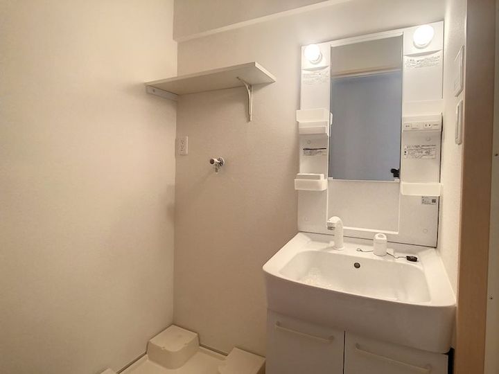 ホワイトアパートメントの内装