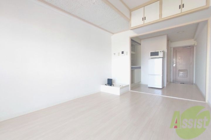 ルーク本山の居間