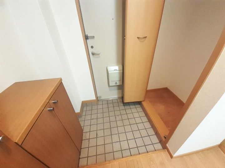 大阪府大阪狭山市茱萸木3(アパート)の賃貸物件の玄関