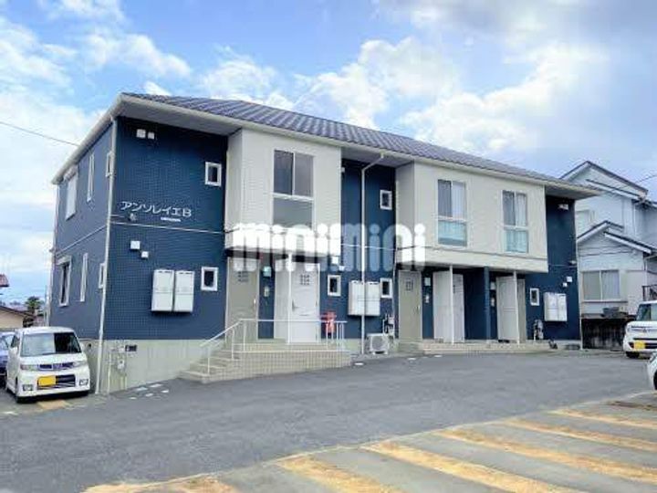 アンソレイエBの外観