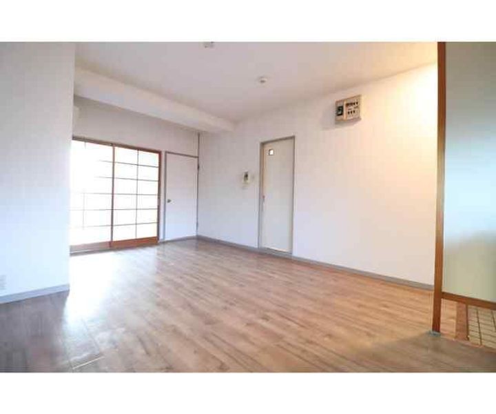 チェリーコート岡野の居間