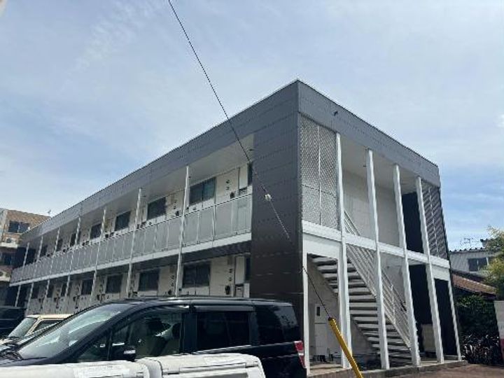 レオパレスフローリの外観