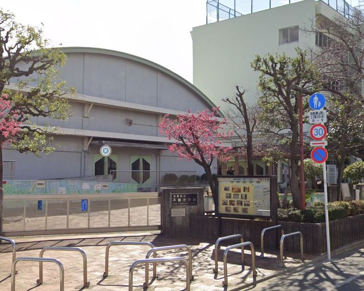 マロン メゾンの周辺