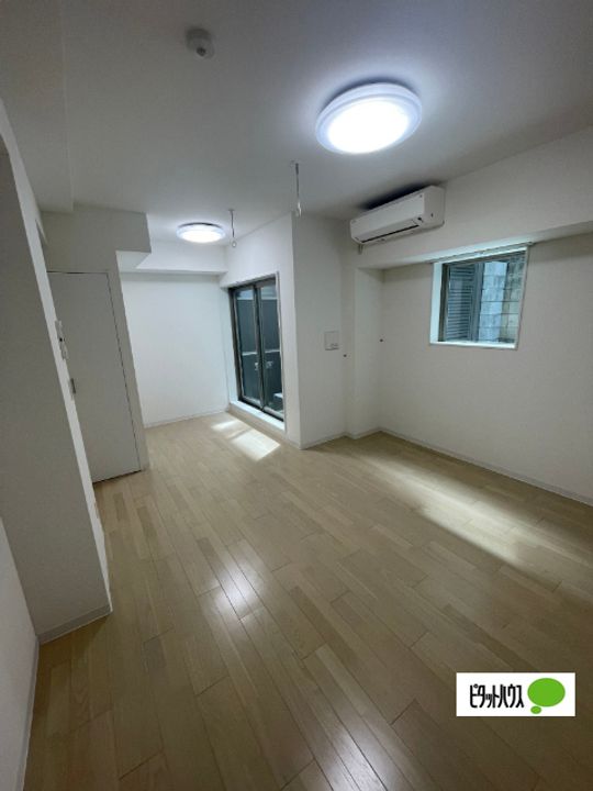 セリュークス東向島の居間