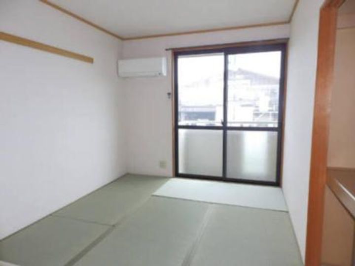 ビラ芳翠 B棟の内装