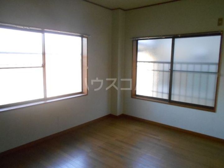 新第1丸福荘の居間