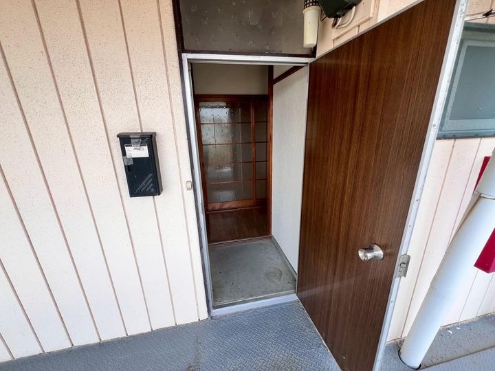 コーポ長苗代の玄関