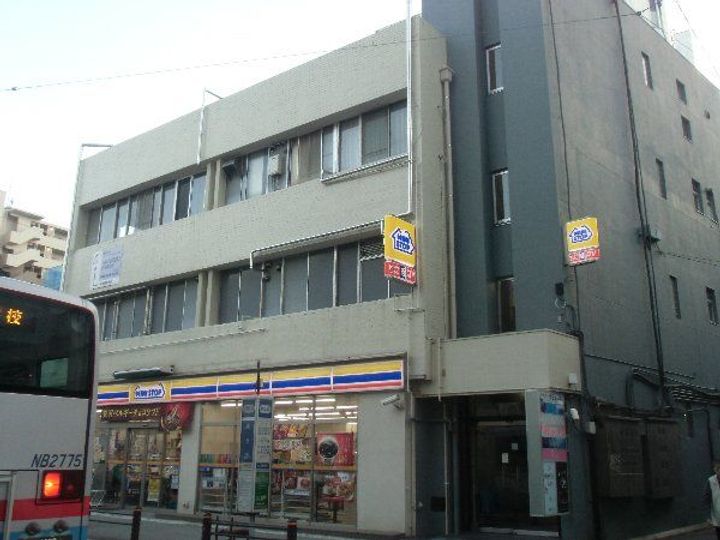 コスタ横須賀中央の周辺
