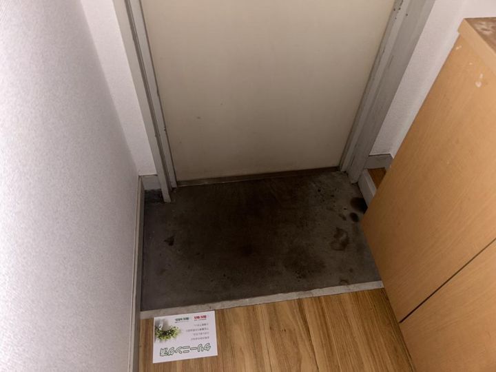 ラカーサツリートップスの玄関