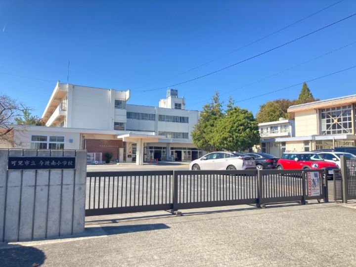 ホワイトミューズの周辺