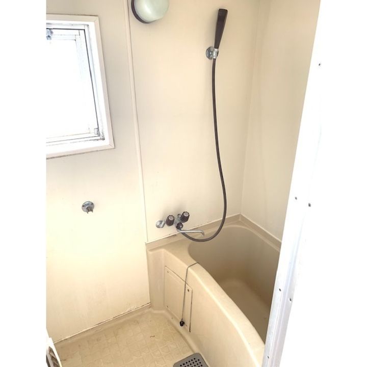 アルファビルの風呂