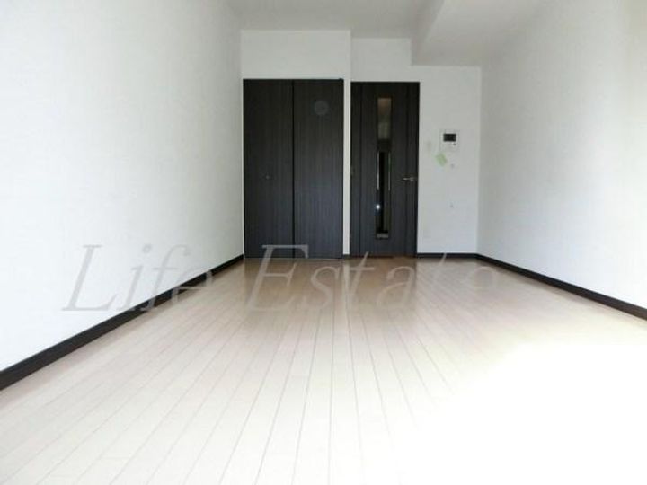 ディナスティ松屋町IIの居間