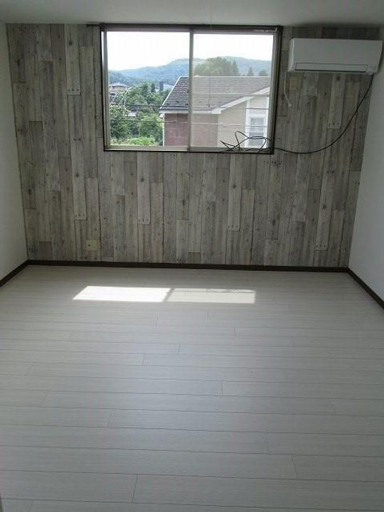 メゾン山中の居間