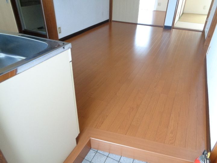 オークラハイツの玄関