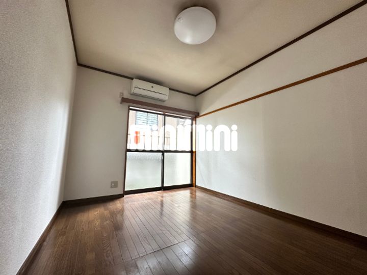 サンヒルズAの居間