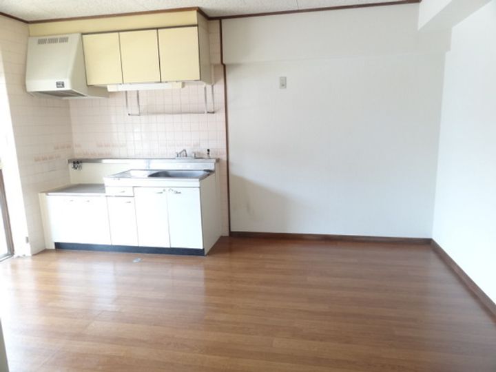 サンハイツ葛原の居間