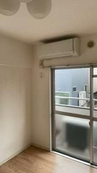 ユースフル駒沢大学の居間