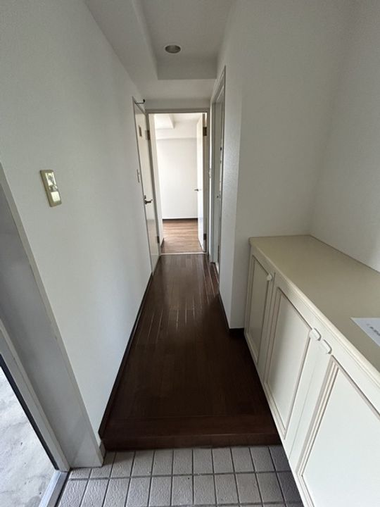 東京都八王子市南大沢1(マンション)の賃貸物件の玄関