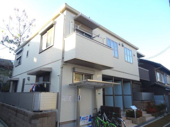 グローリー今里の外観