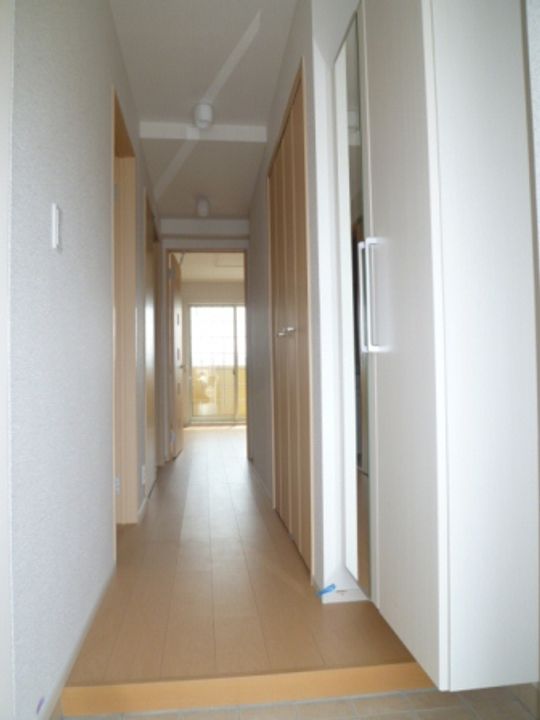 ラ・カンパーニャA棟の玄関