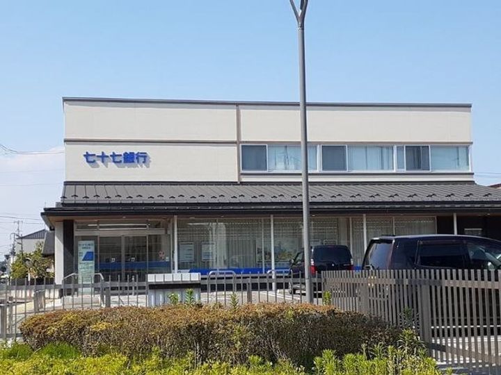 グリーンウォールズB棟の周辺