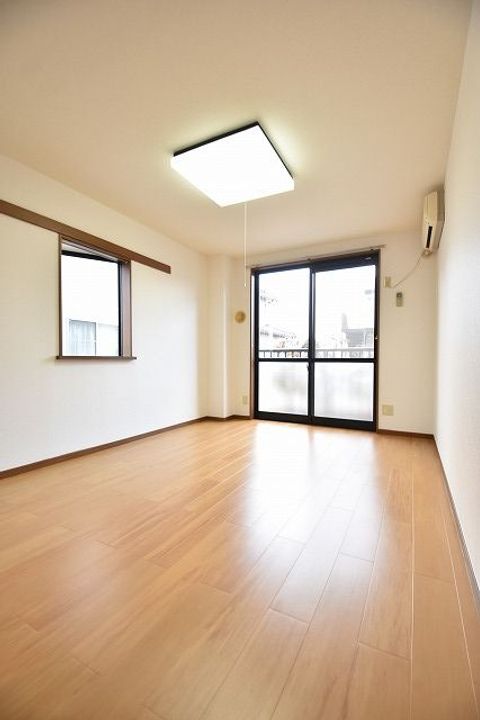 グランシャリオIの居間