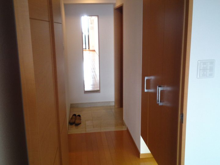 京都府京都市中京区二条殿町(マンション)の賃貸物件の玄関