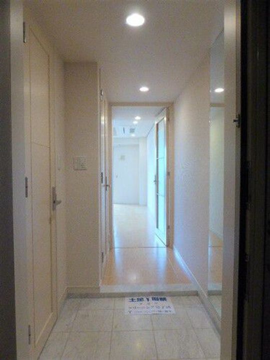 アデニウム高輪の玄関