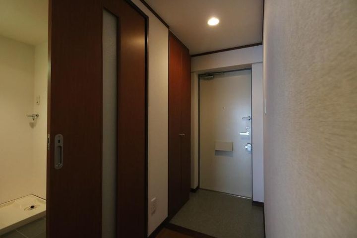 埼玉県川口市川口4(マンション)の賃貸物件の玄関