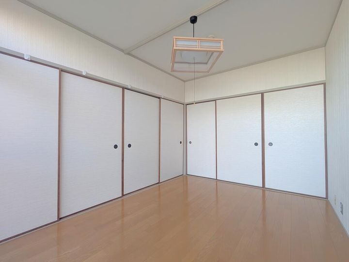 倉敷昭和ビルの居間