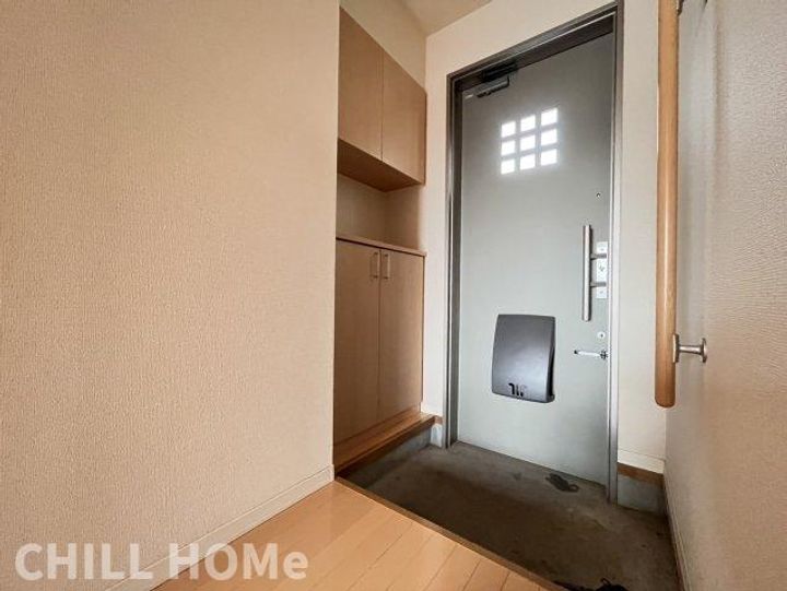 群馬県伊勢崎市三室町(マンション)の賃貸物件の玄関