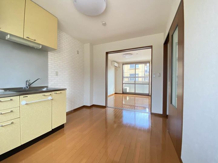 広島県福山市東川口町5(アパート)の賃貸物件の居間