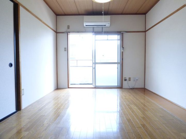 ダイヤマンションの居間