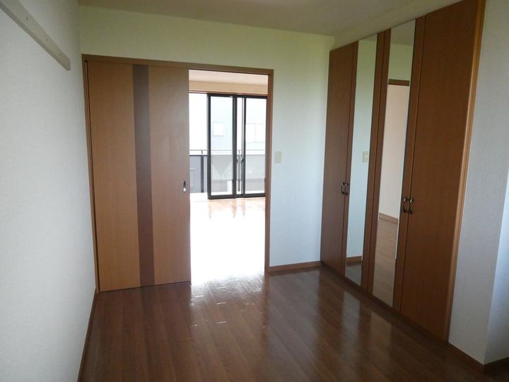 クレストール広表の内装