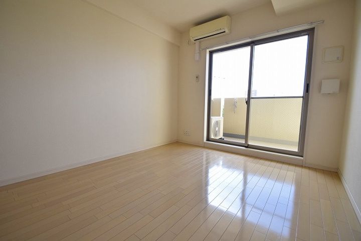 ジュネーゼグラン福島EBIEの内装