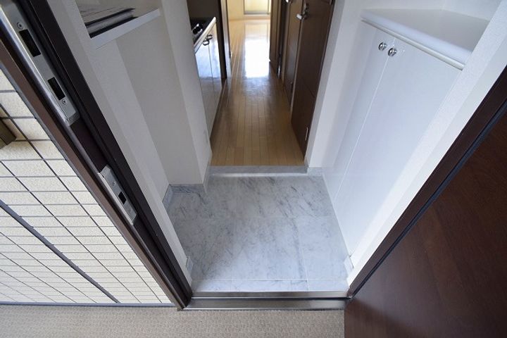 ジュネーゼグラン福島EBIEの玄関