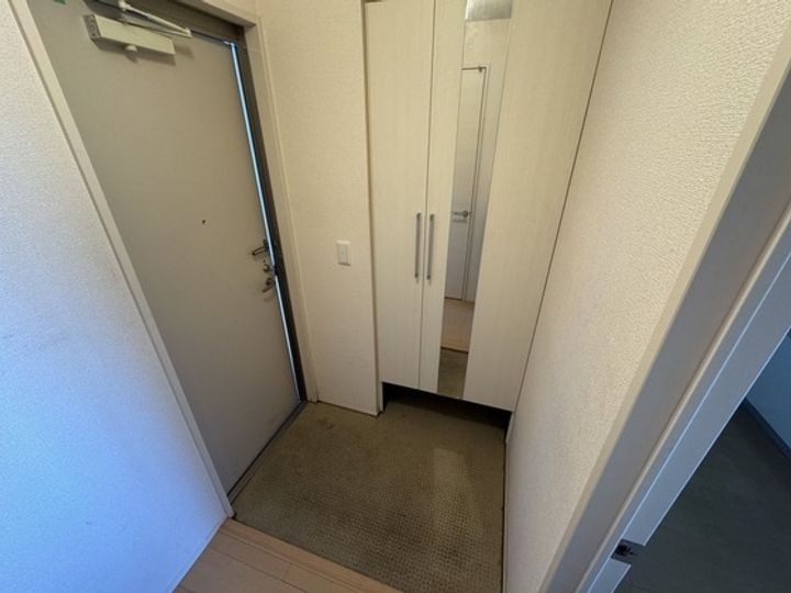 メゾン・ド・CHTの玄関