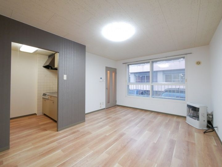 北海道札幌市中央区北七条西27(アパート)の賃貸物件の居間