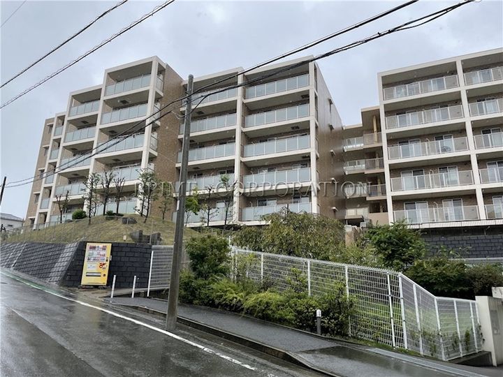 神奈川県横浜市青葉区青葉台2(マンション)の賃貸物件の外観