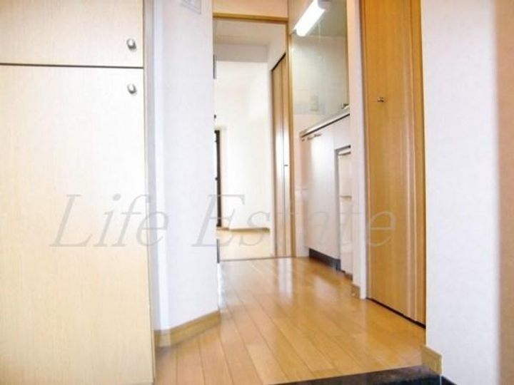 ディナスティ松屋町の玄関