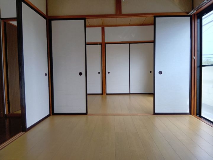 エクセレントハイツ2号棟 (小名浜岡小名2丁目)の居間