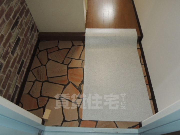 林泉第7ビルの玄関