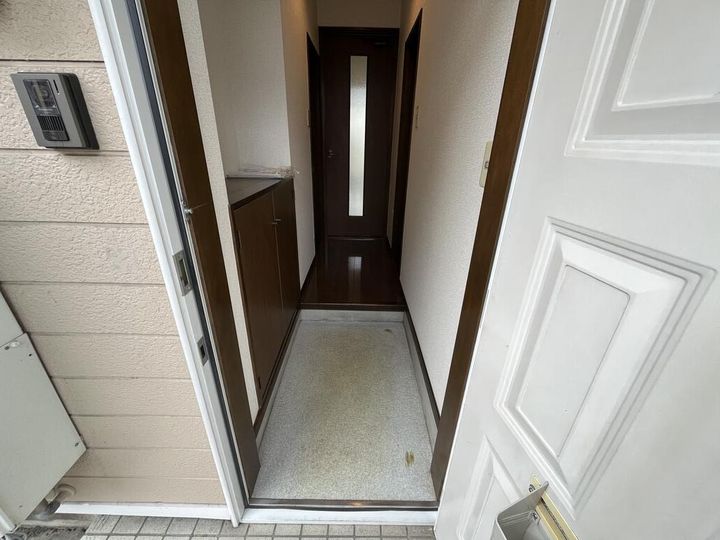 プレステージ中倉の玄関