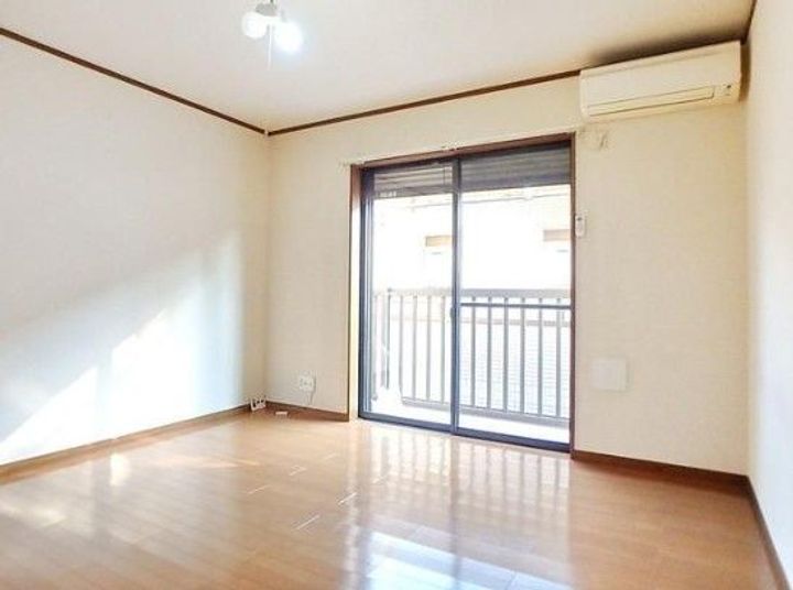 クレセントの内装