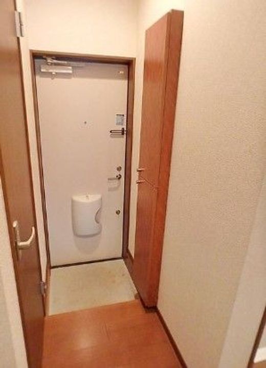 クレセントの玄関