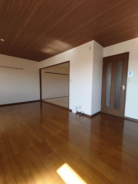 イーフラッツネオの居間