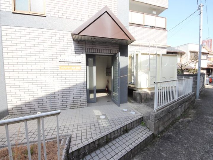 ラウレア生駒の地図