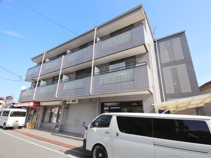 ラウレア生駒の外観