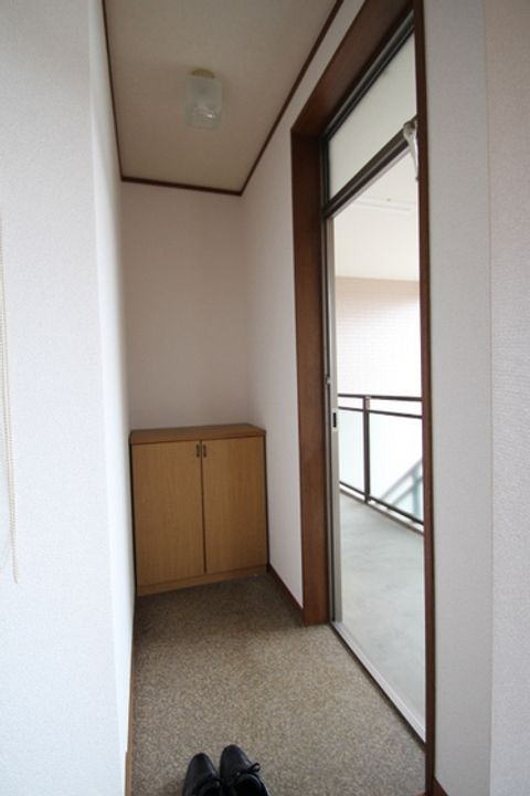 岡山県岡山市南区浦安西町(アパート)の賃貸物件の玄関